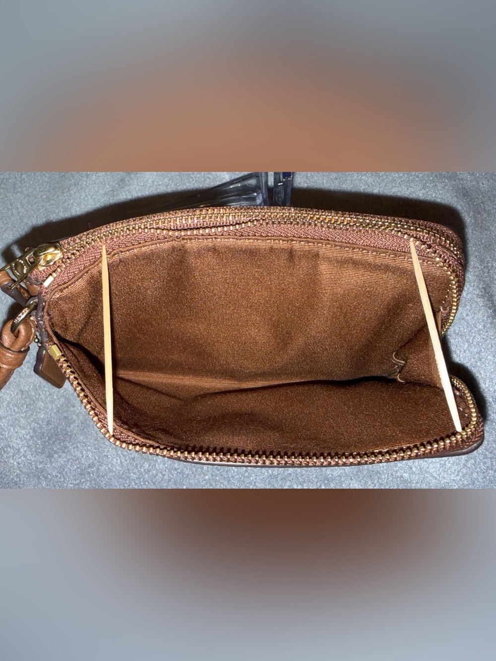 Coach Brown Pebbled Leather Double Corner Zip Wallet Wrislet Gold Logo& Hang Tag - Picture 7 of 8